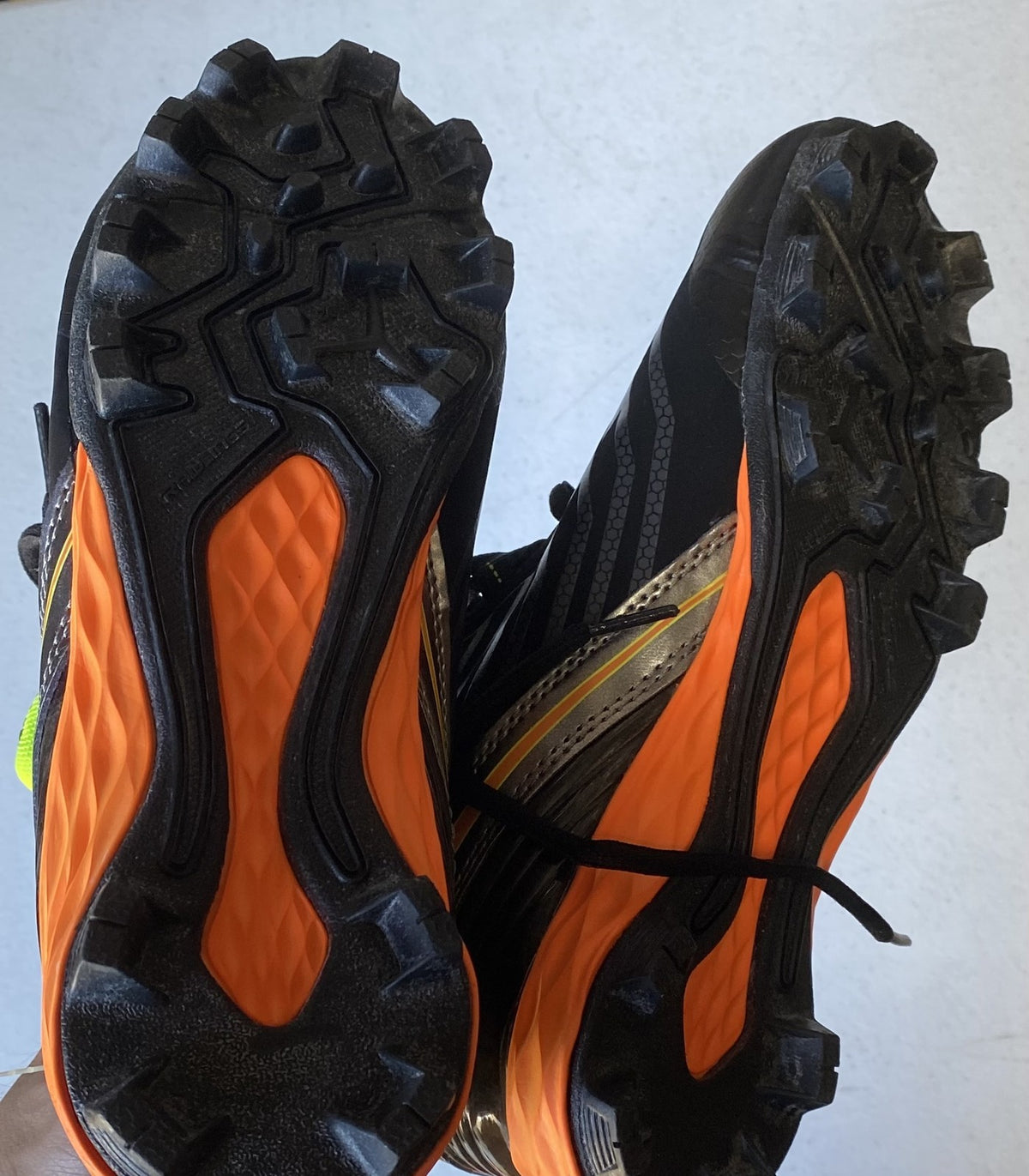 New RAWLINGS BASEBALL CLEATS Youth Size 6 Black w/ Neon Yellow Softball NWT !